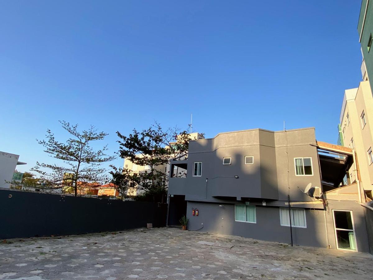 Residencial Melfi 3 Ap.1 Frente Lägenhet Bombinhas Exteriör bild
